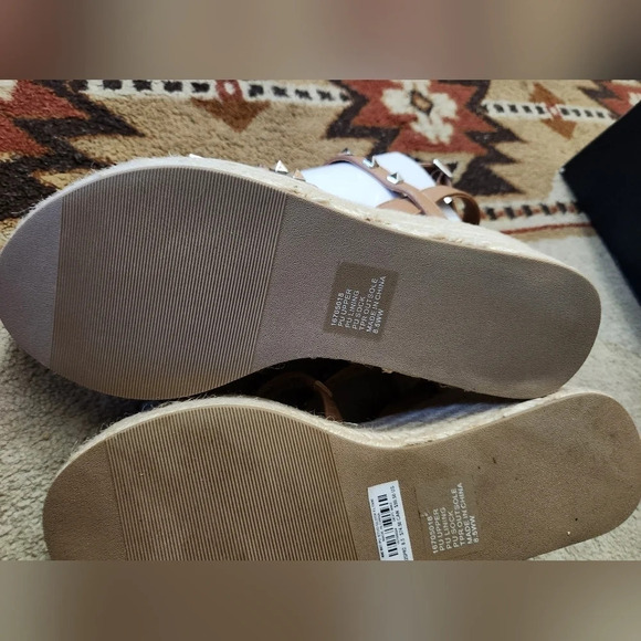 Torrid Studded Gladiator Flatform Sandals 8.5 WW NIB - Picture 9 of 12